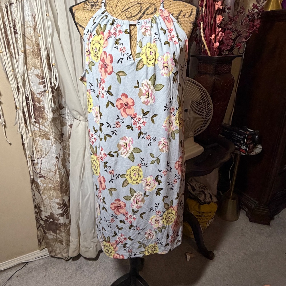 Floral Halter Neck Women dress - Picture 2 of 7